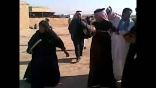 عجوز خربتها والشباب كلها دبيجه .. crazy grandy dance with crazy youngs