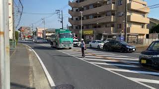 交通事故現場に救急車、緊急走行で現着！モーターサイレンつき　横浜消防　横浜市消防局