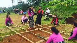 RANGKUK ALU PERMAINAN TRADISIONAL MANGGARAI