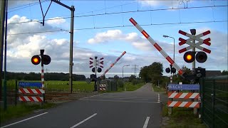 Spoorwegovergang Woudenberg // Dutch railroad crossing