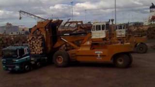 Wagner L80 \u0026 L70 unloading log truck