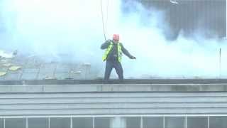 Demolition man FAIL - Standing on top of a detonating building