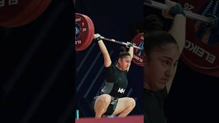 Squat jerking a Jr World Record! - Grigoryan -59kg #weightlifting