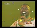 black guy singing a chinese mandarin song