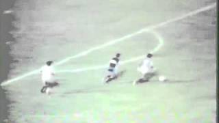 Em 1982, massagista do Capelense tenta evitar gol do CSA