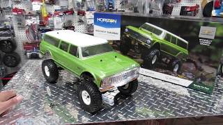 Vaterra Ascender - S: 1972 Chevy Suburban - 1/10 4wd RTR