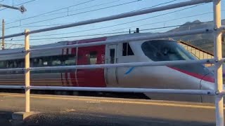 JR四国🌈伊予西条駅接近メロディー✨「千の風になって」館内放送　8000系特急列車