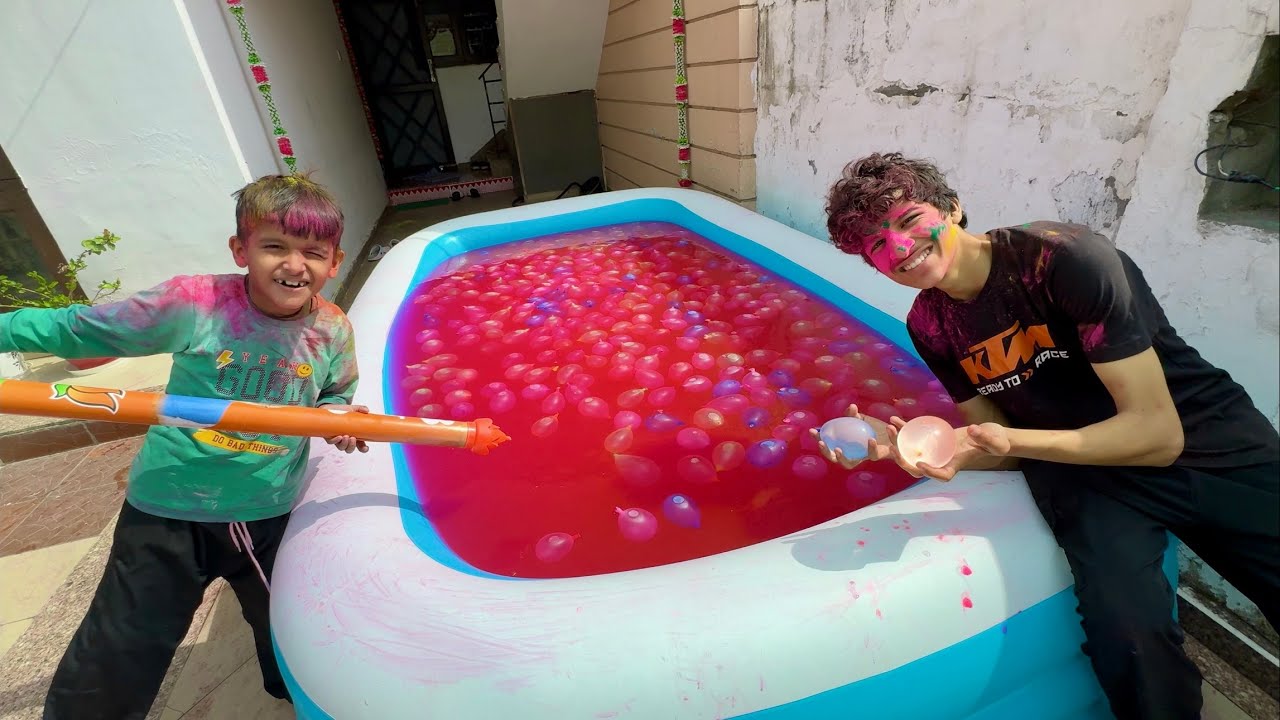 Arrojamos Globos Al Sumergirnos En La Piscina Vlog De Holi 2025