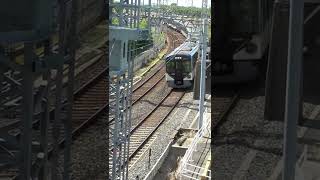 The rapid express train of Japan's Keihan Railway sounds the whistle. #Shorts