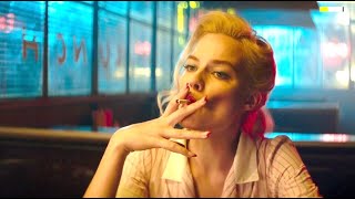 Margot Robbie smoking cigarette 🚬