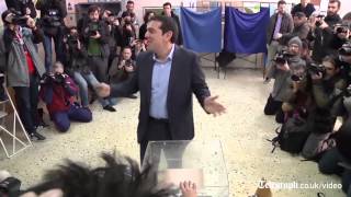 Syriza leader Alexis Tsipras receives rock star greeting at polling booth