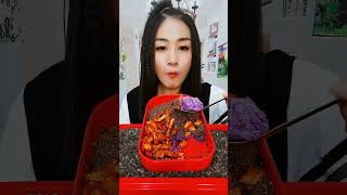 Delicious perilla chili crisp, fragrant, crunchy, spicy and spicy #mukbang #eating