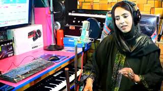 Singer Razia Ashrif Uri Kashmir //Lyrics BABA NAZAM DIN LARVi