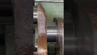 Cadillac 1959 390 crank is finished grinding, chamfering of the oli channels remains