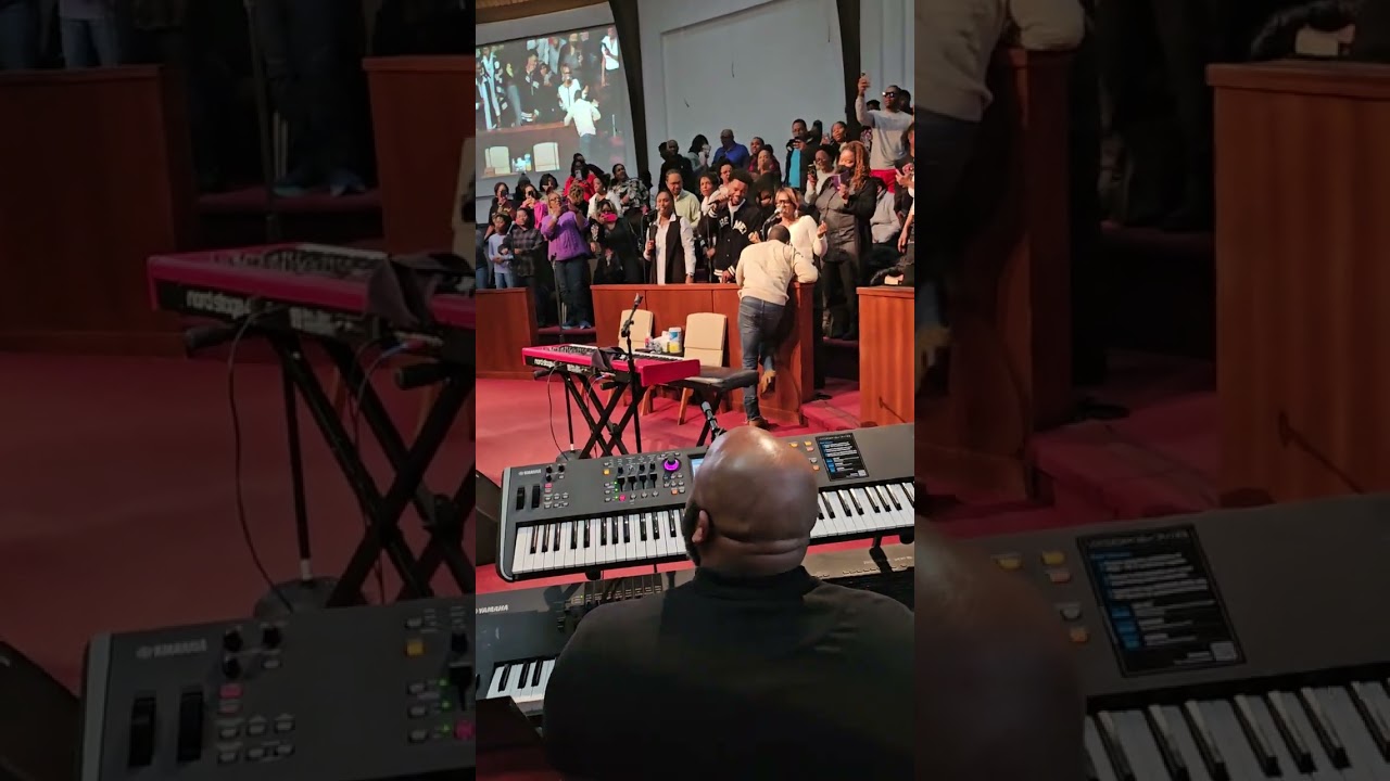 Kirk Franklin At Triumph Church In Detroit - YouTube