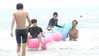 「最高で～す!」7月15日は海の日 静岡県内の海水浴場 家族連れなどでにぎわう