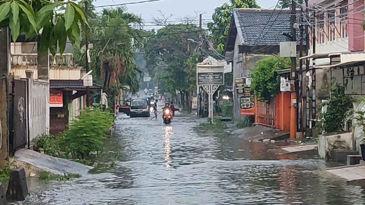 Banjir Genangan Di Ciputat Baru 2021 - YouTube