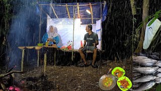 Camping diguyur hujan deras Tengah malam. berburu ribuan ikan yg bermigrasi.