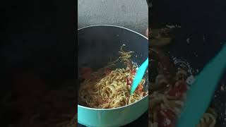 Rs 20 ki Maggi dedh Sau rupaye mein#maggi #short#viralshort #hkrasoi