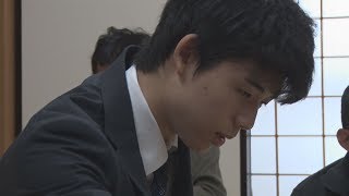 藤井四段、歴代最多に王手 最年少将棋棋士、２７連勝