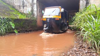 റോഡിലെ വെള്ളക്കെട്ടില്‍ യാത്രാദുരിതം PARAPPANANAGDI - CHETTIPPADI -KOVILAKAM ROAD