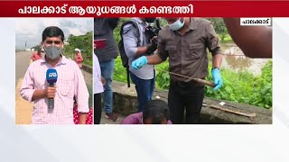 ദേശീയ പാതയ്ക്കരികിൽ വടിവാൾ ഉൾപ്പെടെ ആയുധങ്ങൾ ഉപേക്ഷിക്കപ്പെട്ട നിലയിൽ