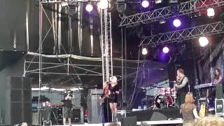 Chisu - Sabotage Live in Qstock 2012