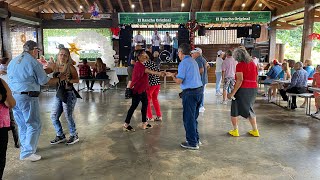 BAILANDO Y GOZANDO EN GUAVATE,PUERTO RICO