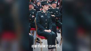 张馨予婚后复出新戏开播,剪掉长发演军人,英气十足被喊军嫂