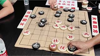 象棋大师孙浩宇瑞丽棋社踢馆，瑞丽棋王大怒：竟敢送上门来挨揍