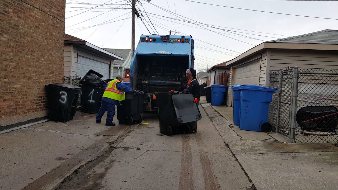 Garbage Pickup In Chicago - YouTube