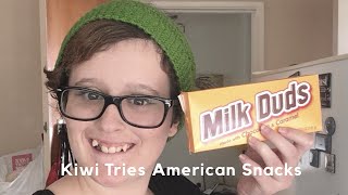 KIWI TRIES AMERICAN SNACKS | Life with Miss Liz