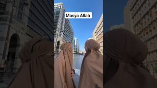 Masya Allah 2 ukhti muslimah, semoga kita juga ada rejeki untuk ketanah suci