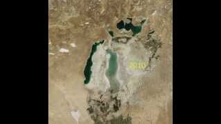 Aral sea shrinking in years (1964-2014)