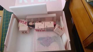 KYLIE COSMETICS BIRTHDAY COLLECTION UNBOXING
