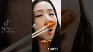 Jisoo🐰 mukbang✨️ req by:@safinozanigina2103 #request #blackpink #blink #eating #shorts