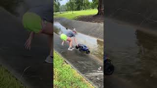🚘TRAXXAS XMAXX. DEAD in the WATER💀WIFE VEHICLE RECOVERY😁