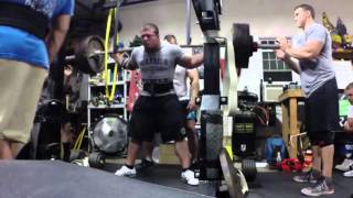 Ben Puccio 9/1/15 Squat 605x3