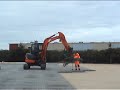 baggerpflastern mit hunklinger verlegezange mechanical paver installation with excavator attachment