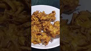 Bhajiya with chai 😋🤤 very tasty 👌🏻