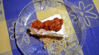 Cheesecake with arbutus jam (Strawberry tree jam)