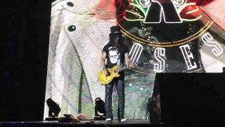 Axl scares Slash at Adelaide