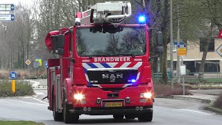 Brandweer en Politie met spoed onderweg naar een schoorsteenbrand in Purmerend