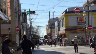 京成電鉄　大久保駅　京成津田沼2号踏切　上り電車通過