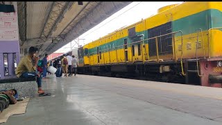 11019 | Konark Express | Arrival | Mumbai CSMT | WGS 6 | Beautiful LHB__