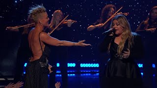 Kelly Clarkson, P!nk - Just Give Me a Reason live at iHeartRadio Music Awards 20