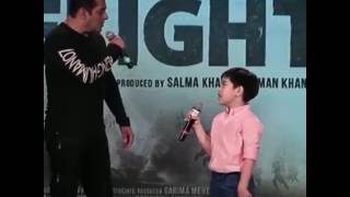 cute little fight between little boy Matin Rey tangu and salman Khan on Tubelight ki Night