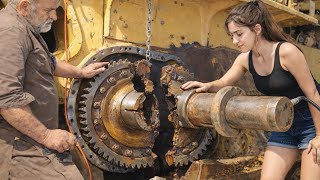 The large Gear Cutter Pillar’s side wheel broke into two pieces,it was Dismantled and fully Repaired