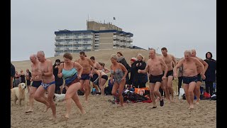 nieuwjaarsduik 1 januari 2019 in Kijkduin