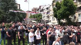 Protesta kundër arrestimit të Milenkoviqit, serbët provokojnë Policinë e Kosovës